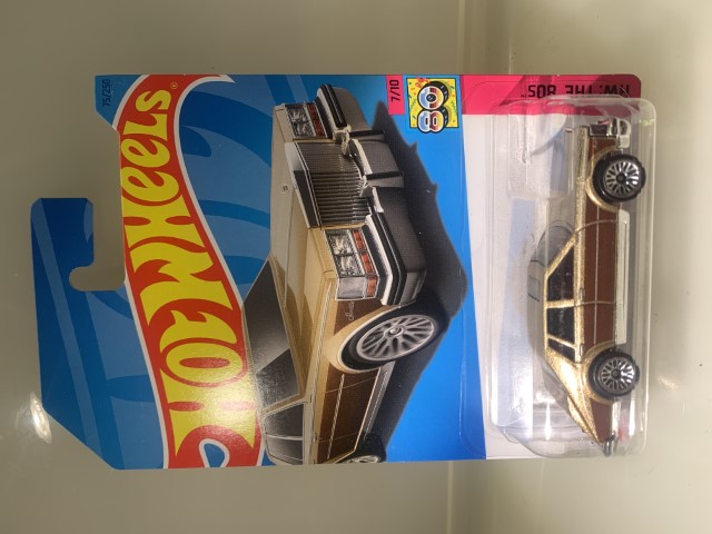 Hot Wheels '82 Cadillac Seville Metallic Gold #75 - 2023 HW: The '80s